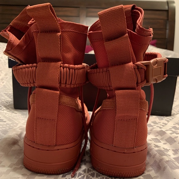 Nike Boots - Picture 8 of 10